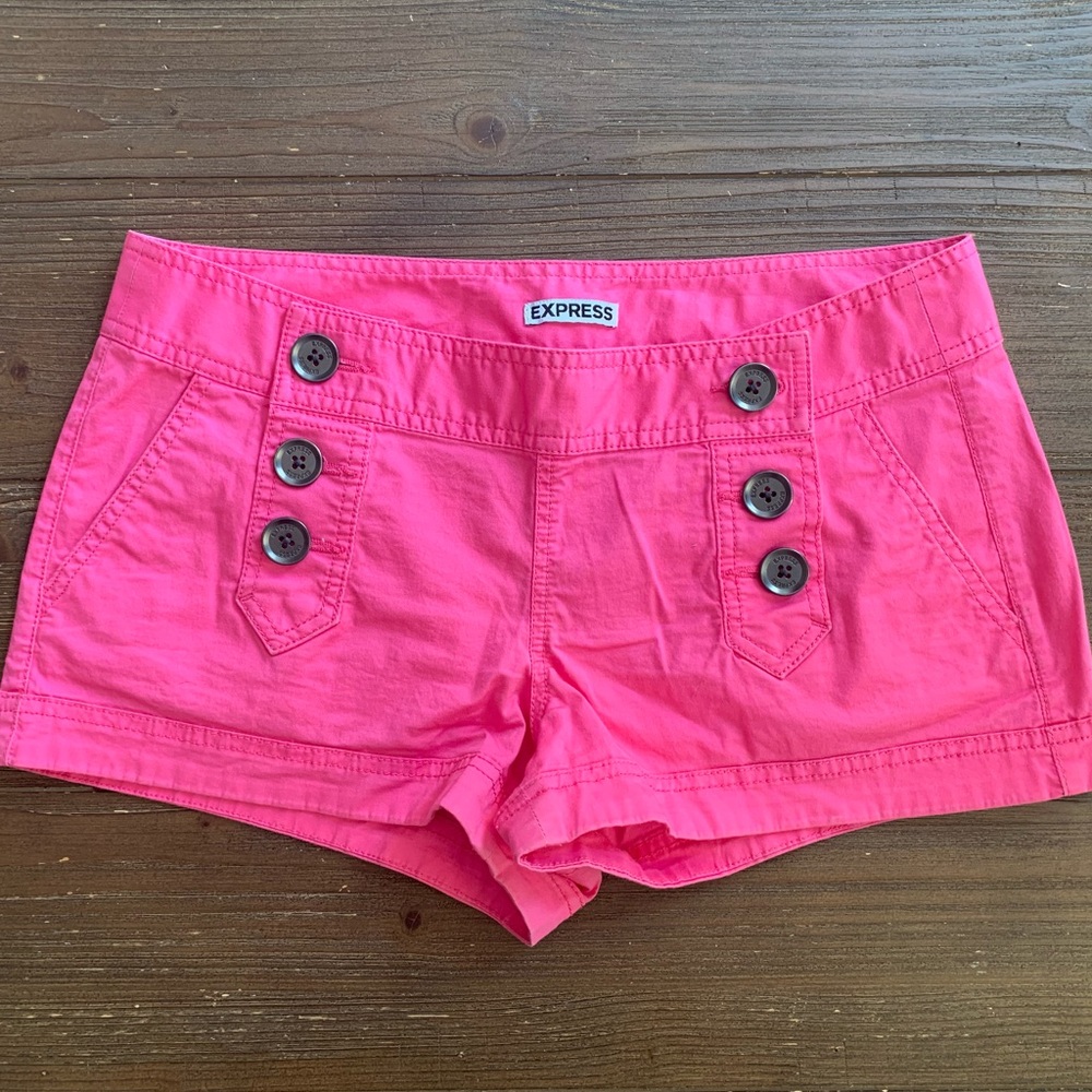EXPRESS - Hot Pink Button Shorts, size 6
